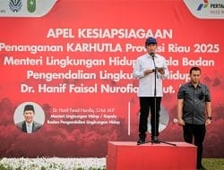 Berangkatkan Tim Pemadam Karhutla Ke Riau, Menteri LH/BPLH: Pantang Pulang Sebelum Padam